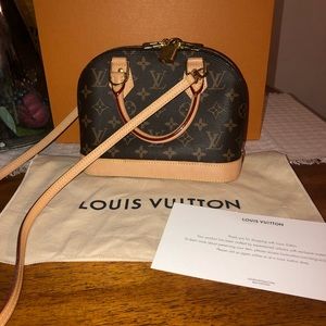 Louis Vuitton Alma bb